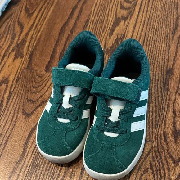 Boys Adidas Green velcro Sneakers - Picture 6 of 7